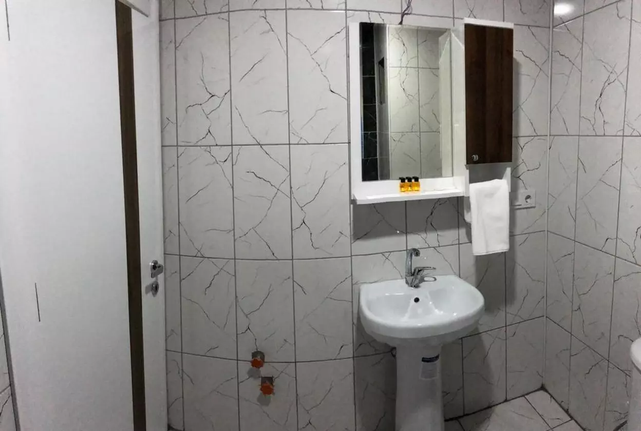 193015447 (Copy).jpg